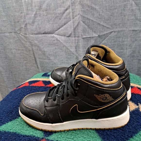 Nike Air Jordan Retro Mid Shoes Sneakers GS Black Gold Youth Size